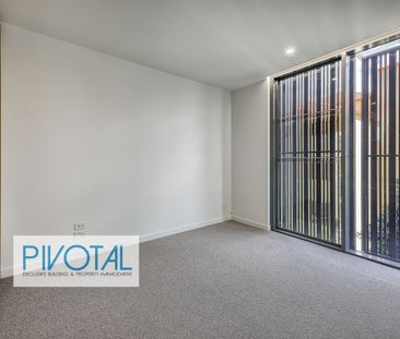 2 BEDROOM 2 BATHROOM LUXURY APARTMENT WITH CITY & RIVER VIEWS LEVEL 7 - Photo 3