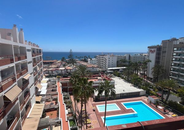 Fully Renovated Penthouse Apartment near the Beach