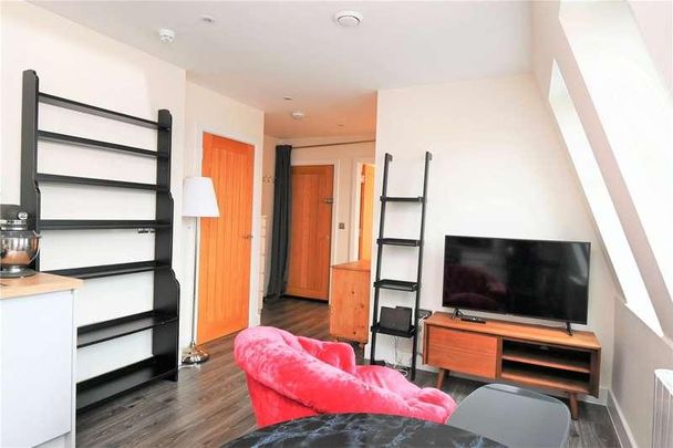 The Feathers Apartments, Feathers Yard, Basingstoke, Hampshire, RG21 - Photo 1