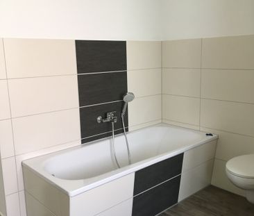 Perfekt für Ihre Familie! Barrierefreie 4-Raum-Wohnung in Debschwitz - Photo 1