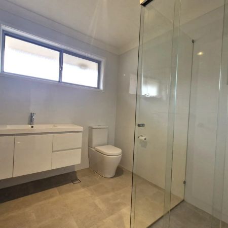 2-Bedroom Granny Flat in Secure Complex - Photo 3