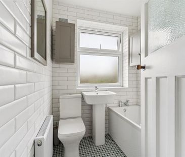 3 bedroom semi-detached house to rent - Photo 4