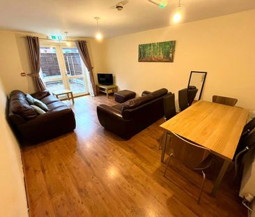 1 bedroom in a house share to rent - Photo 4