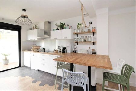 Maison 5 pièces - - Photo 2