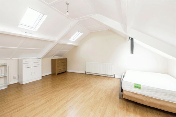 4 Bedroom Terraced - Photo 1