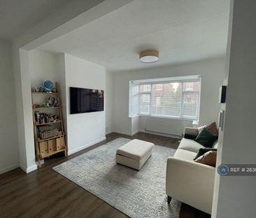 3 bedroom semi-detached house to rent - Photo 4