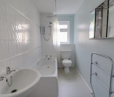 2 bedroom flat to rent - Photo 6