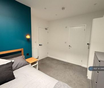 1 bedroom in a house share to rent - Photo 3