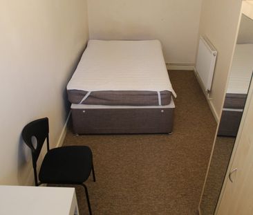 3 Bed Flat, Hotwell Road, BS8 - Photo 3