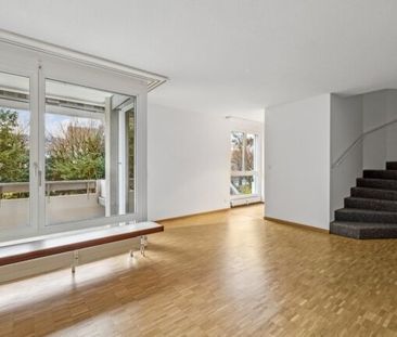 Bright apartment in a beautiful neighborhood - Photo 2