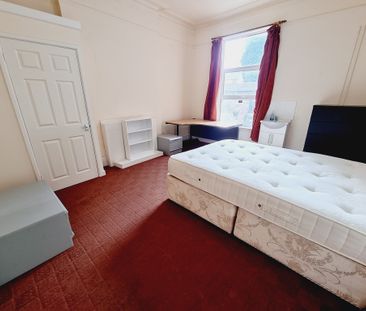 7 Bed Student Accommodation - Photo 6