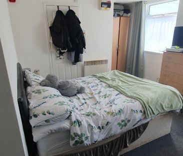 Flat 4, 18 Flora street, Cathays, Cardiff, CF24 4EP - Photo 2