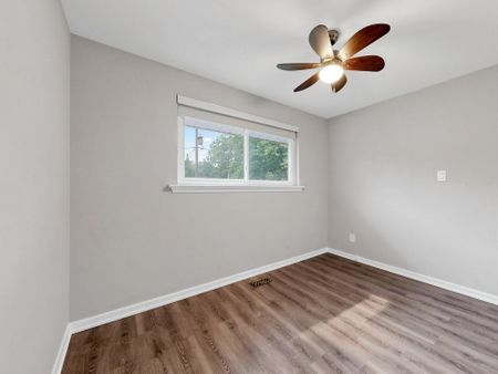For Lease - 59 Woodgarden Crescent, Toronto, Ontario - Photo 5