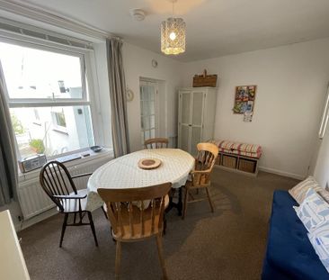 3 bedroom end of terrace house to rent - Photo 3