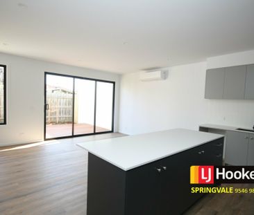 BRAND NEW TOWNHOUSE - Photo 6