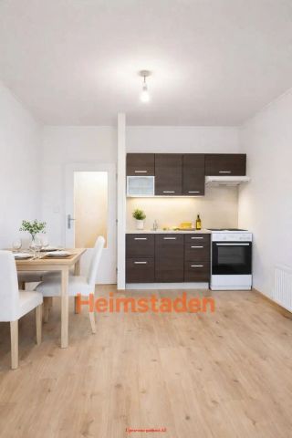 Pronájem bytu 1+kk 28 m - Fotografie 2