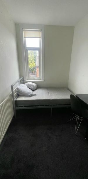 1 bedroom house of multiple occupation to rent - Photo 1