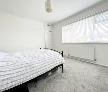 Chertsey Road, Byfleet - 2 bedrooms Property for lettings - Seymours - Photo 4