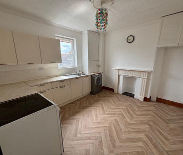 2 bedroom maisonette to rent - Photo 4