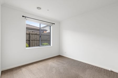 Modern Family Home with Spacious Living and Stylish Comfort - Photo 4