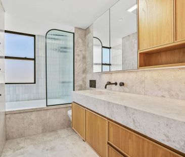 Iconic Views Meet Designer Living in Darling Point - Fully Furnished - Photo 3
