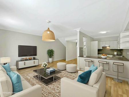 Spacious 3 Bedroom Townhouse ! - Photo 2