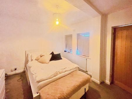 2 Bed Flat, Rosendale Road, SE21 - Photo 3