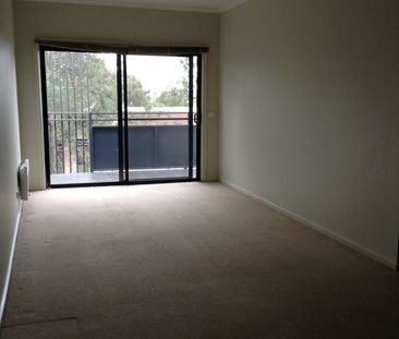 Cozy 2 Bedroom Mews Hideaway - Photo 4