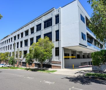 Immaculate Warehouse Living: Freshly Updated & Fully Equipped - Photo 1