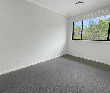 Brand new four bedroom duplex with garden maintenance included - Photo 4