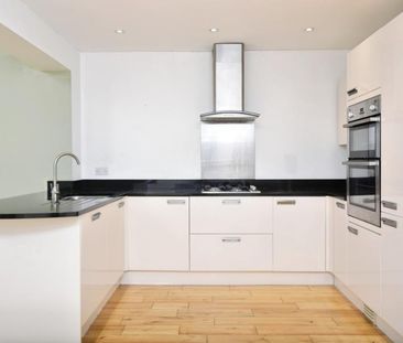 3 bedroom terraced house to rent - Photo 5