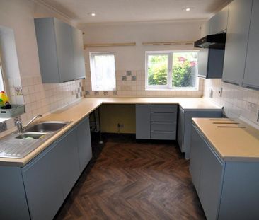 3 bedroom terraced house to rent - Photo 2
