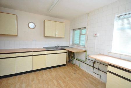 3 bedroom apartment to rent - Photo 4