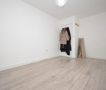 4 bedroom semi-detached house to rent - Photo 5