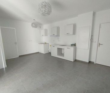 Appartement 2 pièces 38m2 MARSEILLE 3EME 850 euros - Photo 5