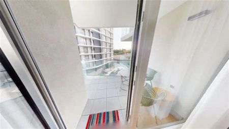 Luxusní zařízený byt 1kk s balkonem, 43 m - Fotografie 5