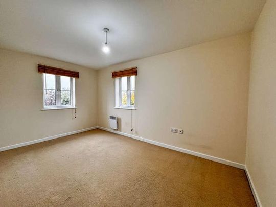 Sycamore House, Newmarket, CB8 - Photo 1