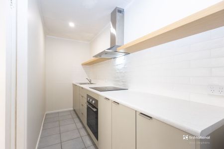 Tastefully fully renovated coast side one bedroom unit - Photo 3