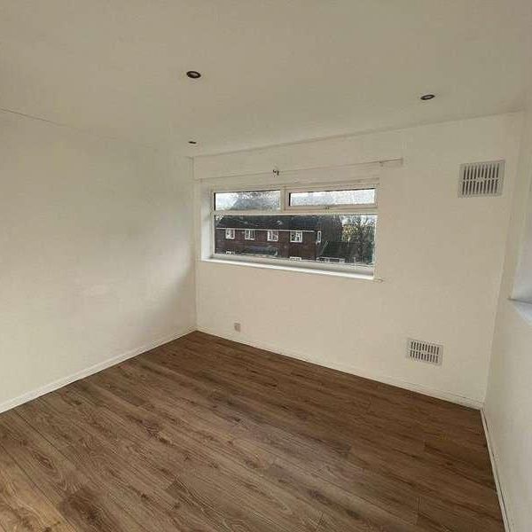 Barchester Avenue, Bolton, BL2 - Photo 1