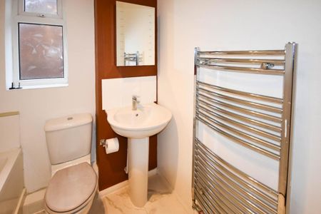 2 bedroom semi-detached house to rent - Photo 5