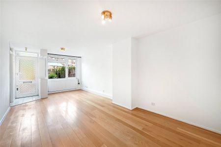 More Close, London, W14 maisonette to rent - Photo 3