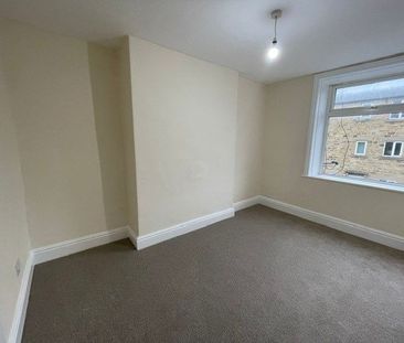 4 bedroom terraced house to rent - Photo 4