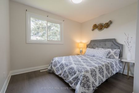 For Lease - 36 Blueridge Square, Brampton, Ontario - Photo 5