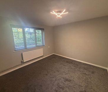 Price £950 pcm - Available Now - Unfurnished - Photo 3