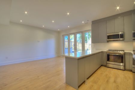 For Lease - 23 Cresthaven Drive, Toronto, Ontario - Photo 5