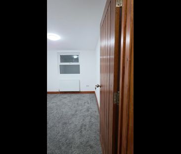 3 Bed Maisonette, London, E13 - Photo 2