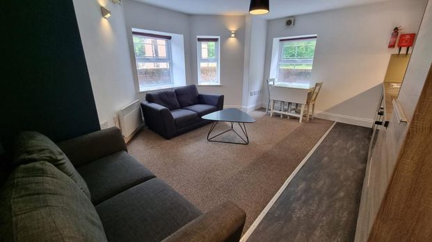 3 bedroom flat to rent - Photo 1