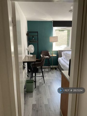 Studio to rent - Photo 5