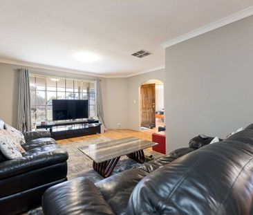 Beautifully renovated 4-bedroom, 2-bathroom family home - Photo 1
