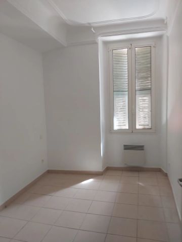 Location Appartement 3 pièces 52m² NICE 06000 - Photo 3